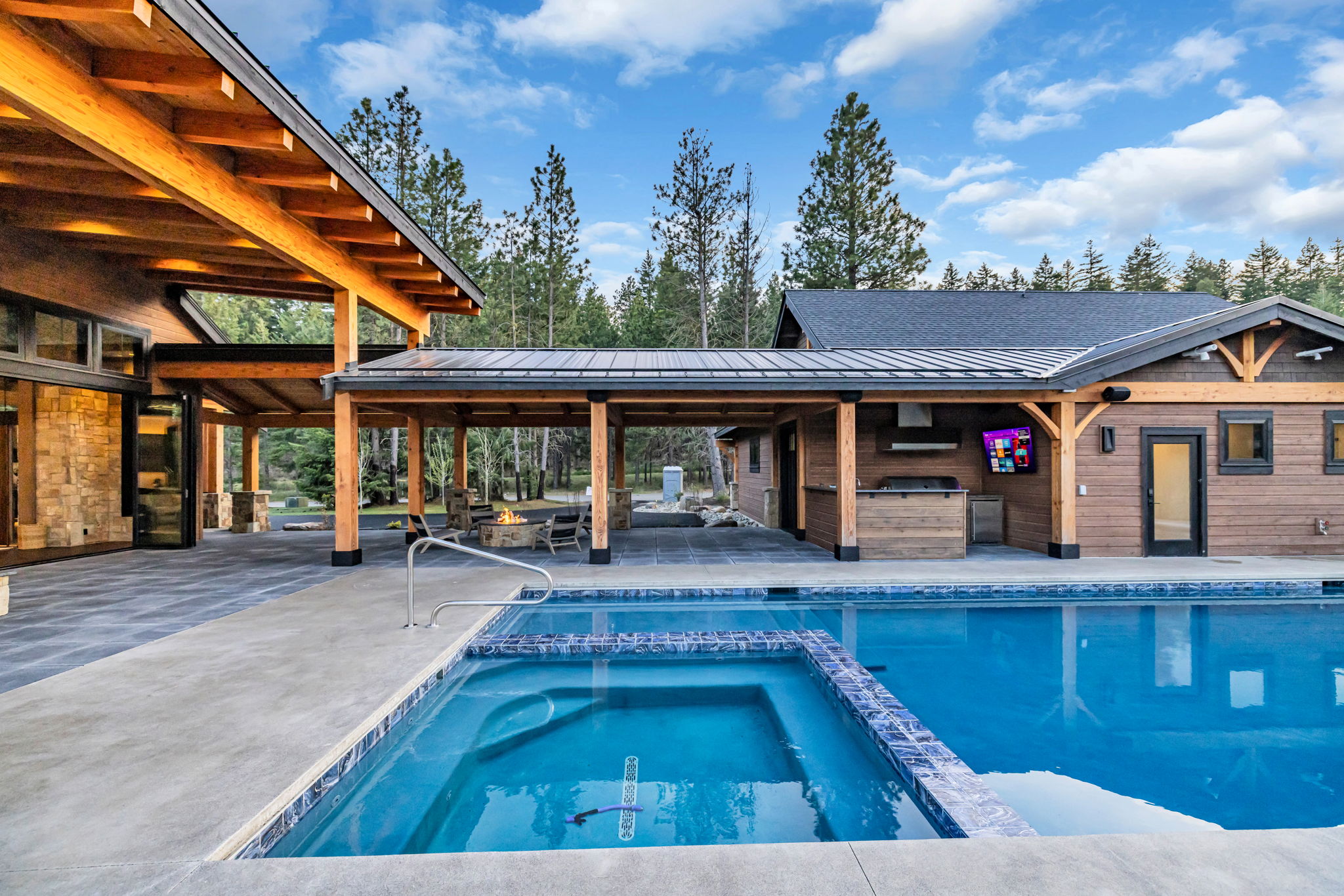 luxury Outdoor Entertainment Area