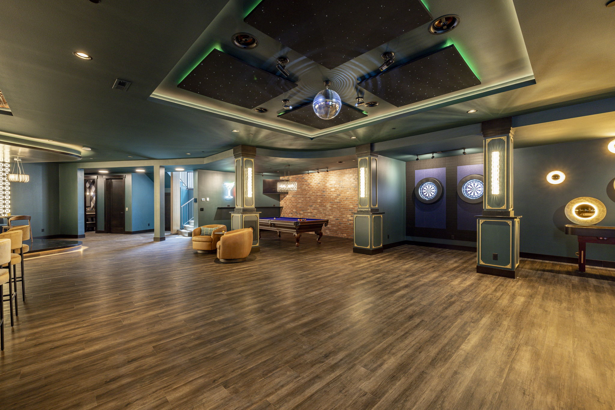 darts and dancefloor