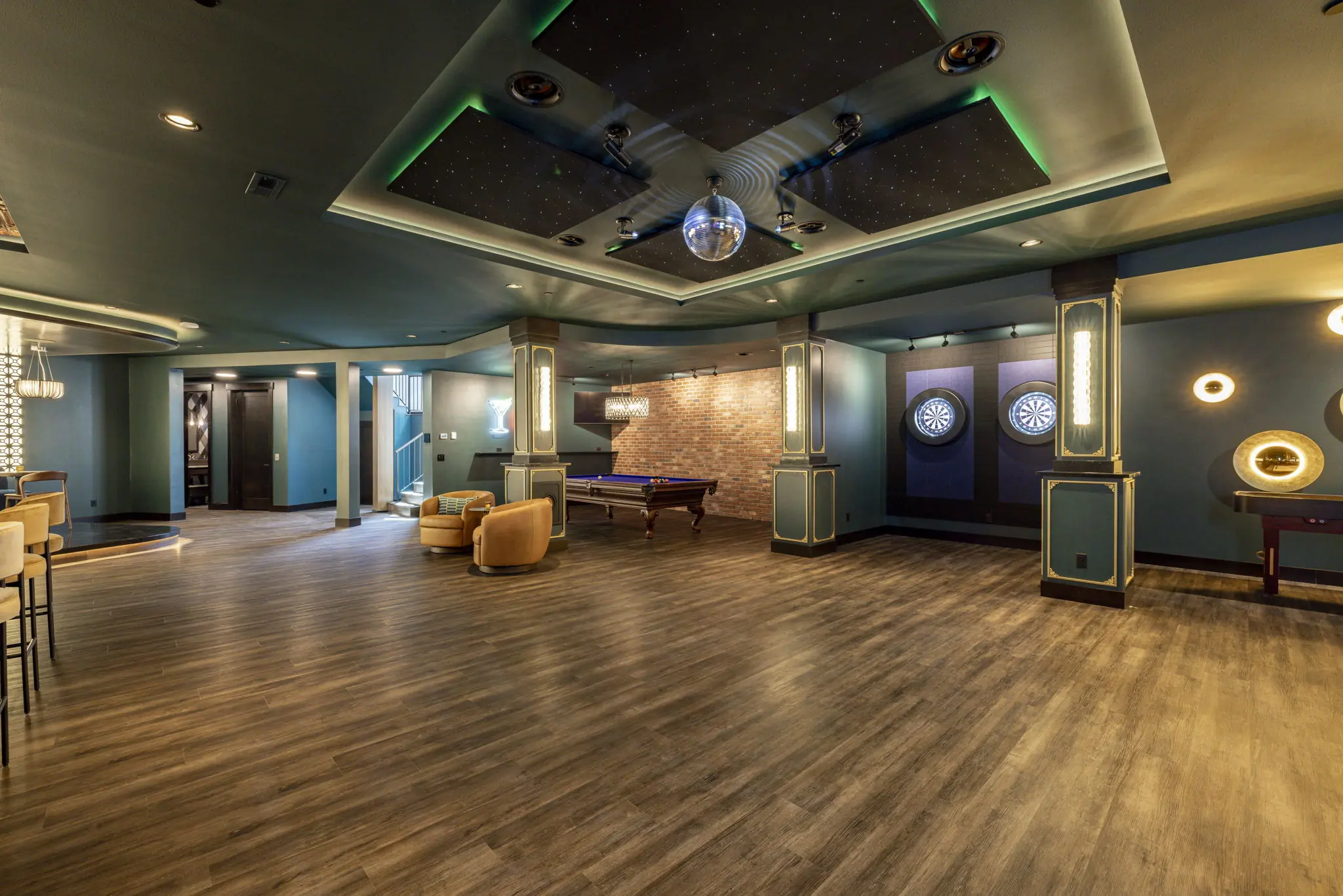 darts and dancefloor
