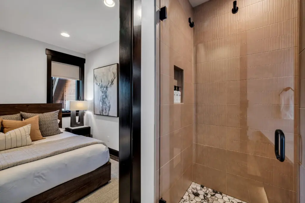 ensuite shower