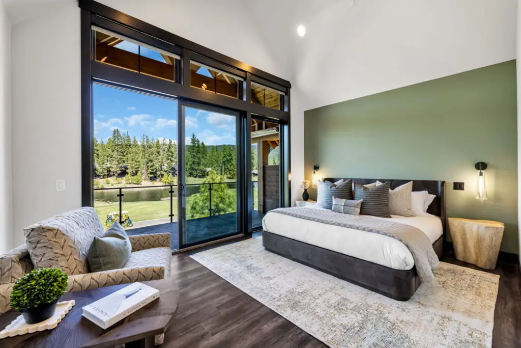 master bedroom earth view of the golf course