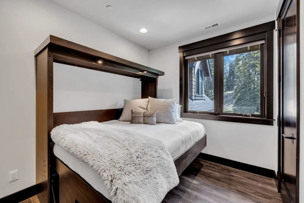 bedroom with closet