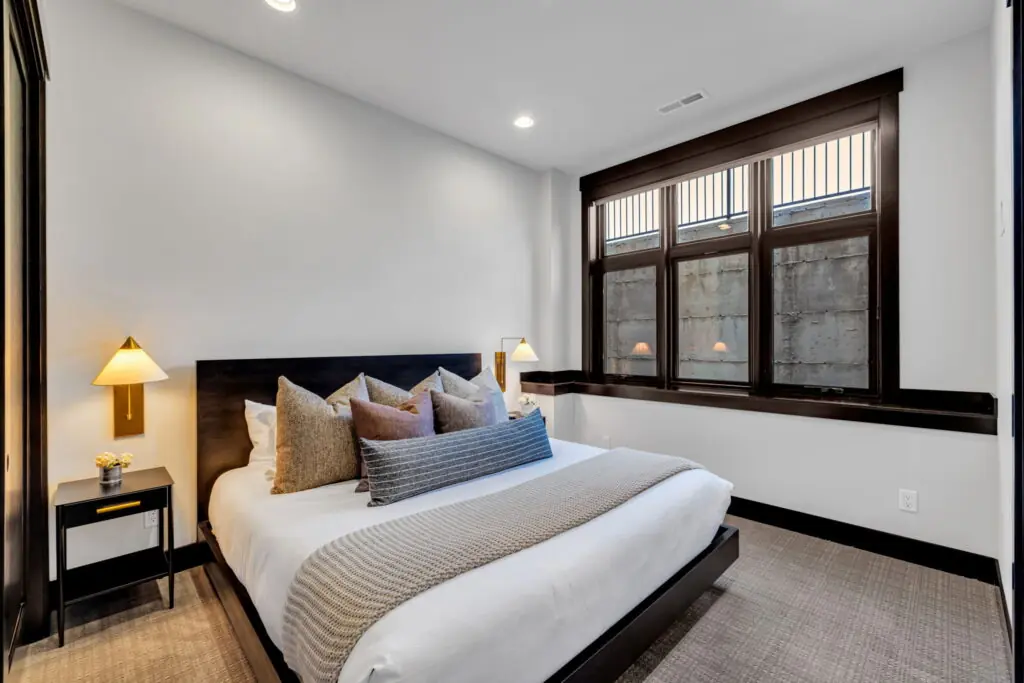 bedroom in lodge