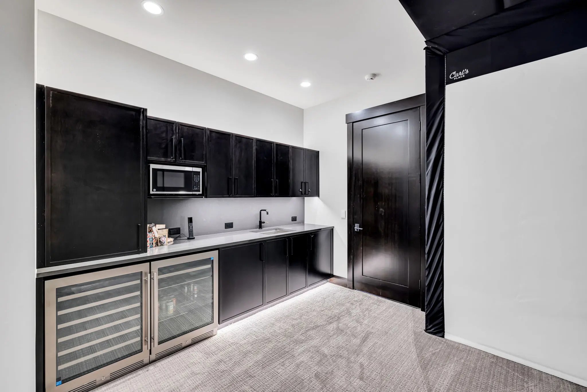 kitchen amenities